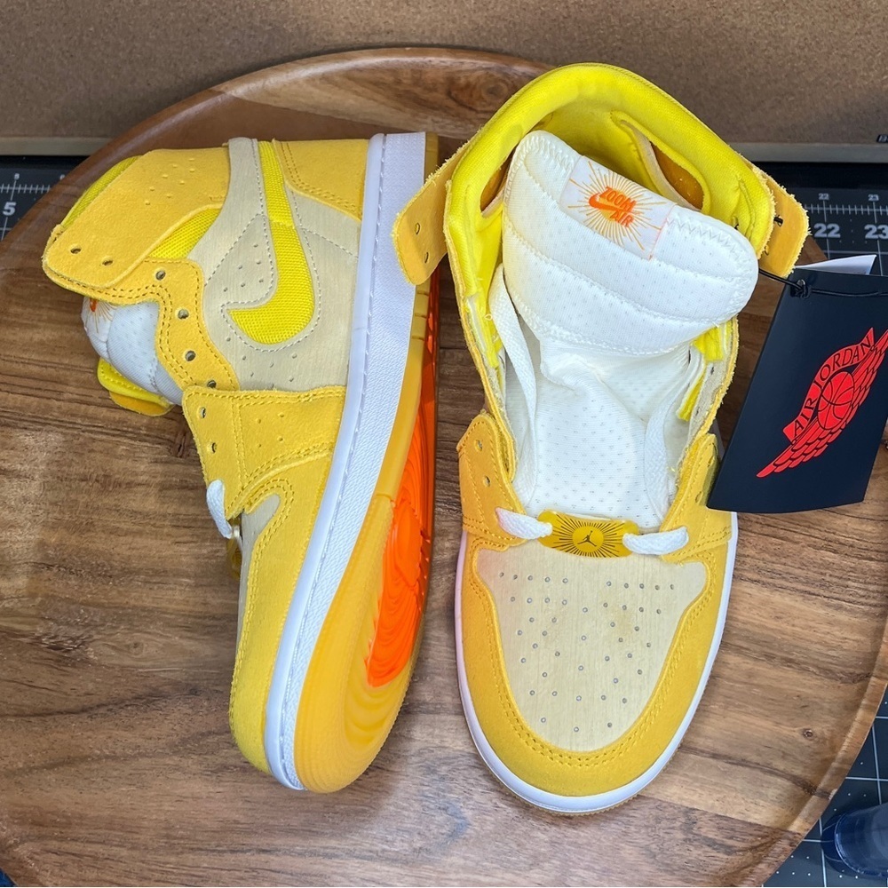 Jordan 1 high w Air Zoom cmft 2
Brand new - Picture 9 of 16